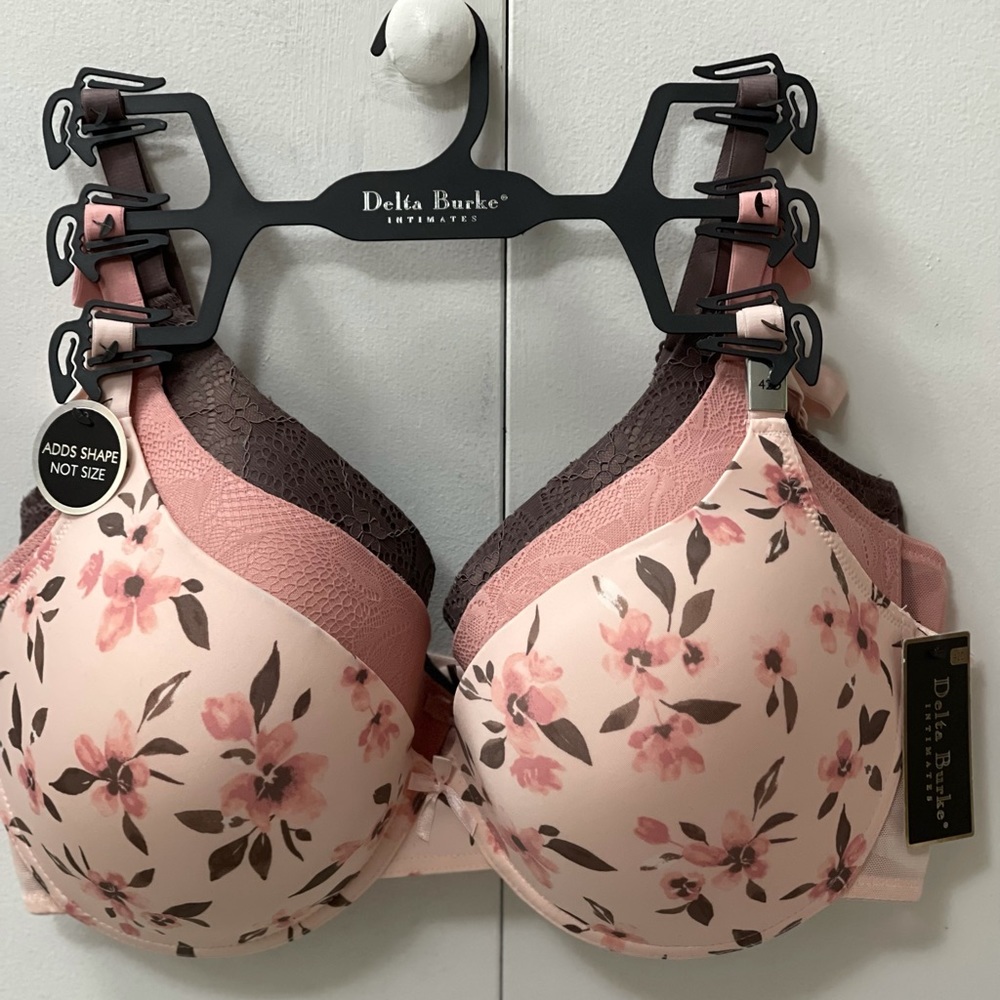 Delta Burke brand bras